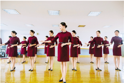 浙江育英空乘学子闪耀乌镇峰会 30名志愿者助力会议与展览服务